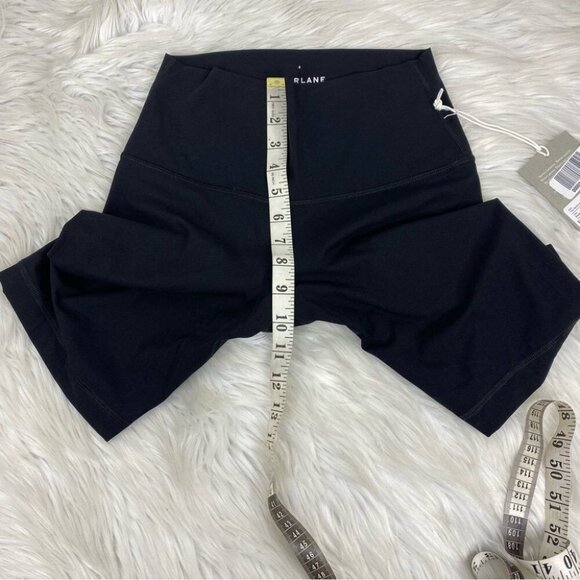 Everlane Women’s NWT Black‎ Athletic The Perform Biker Short Small/W22/L8.5 - Picture 8 of 10